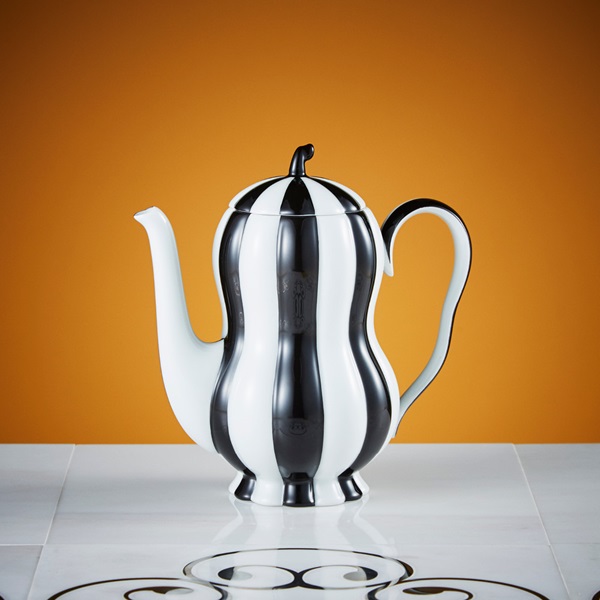 bacha-coffee-pot-hoffmann-black-and-white-550ml-1000x1000