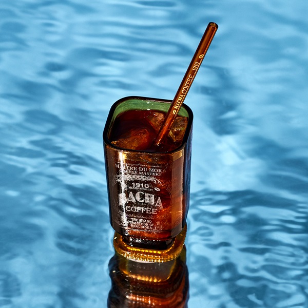 bacha-coffee-glass-straw-in-amber-Summer-2026-1000x1000