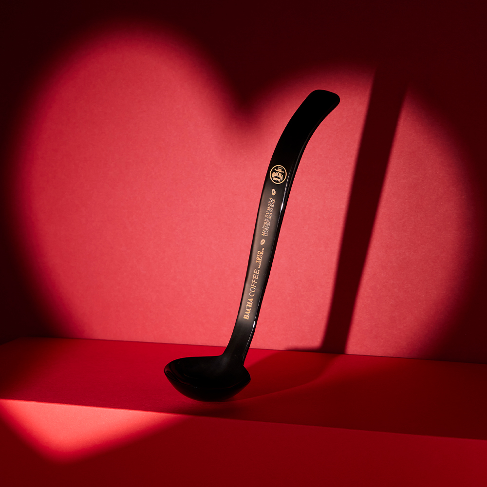 bacha-coffee-scoop-in-horn-large-vday-2026-1000x1000