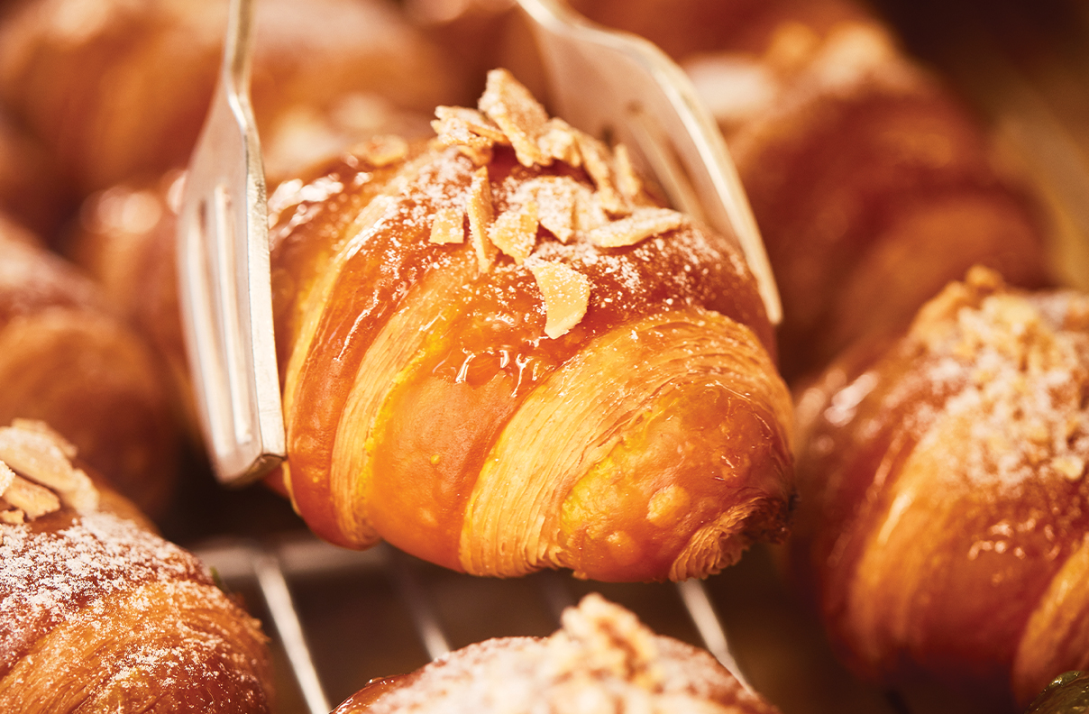 bacha-coffee-24-hours-with-bacha-coffee-croissant-1208x792